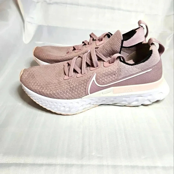 Woman's Nike‎ React Infiniti Running Shoes - Picture 2 of 6